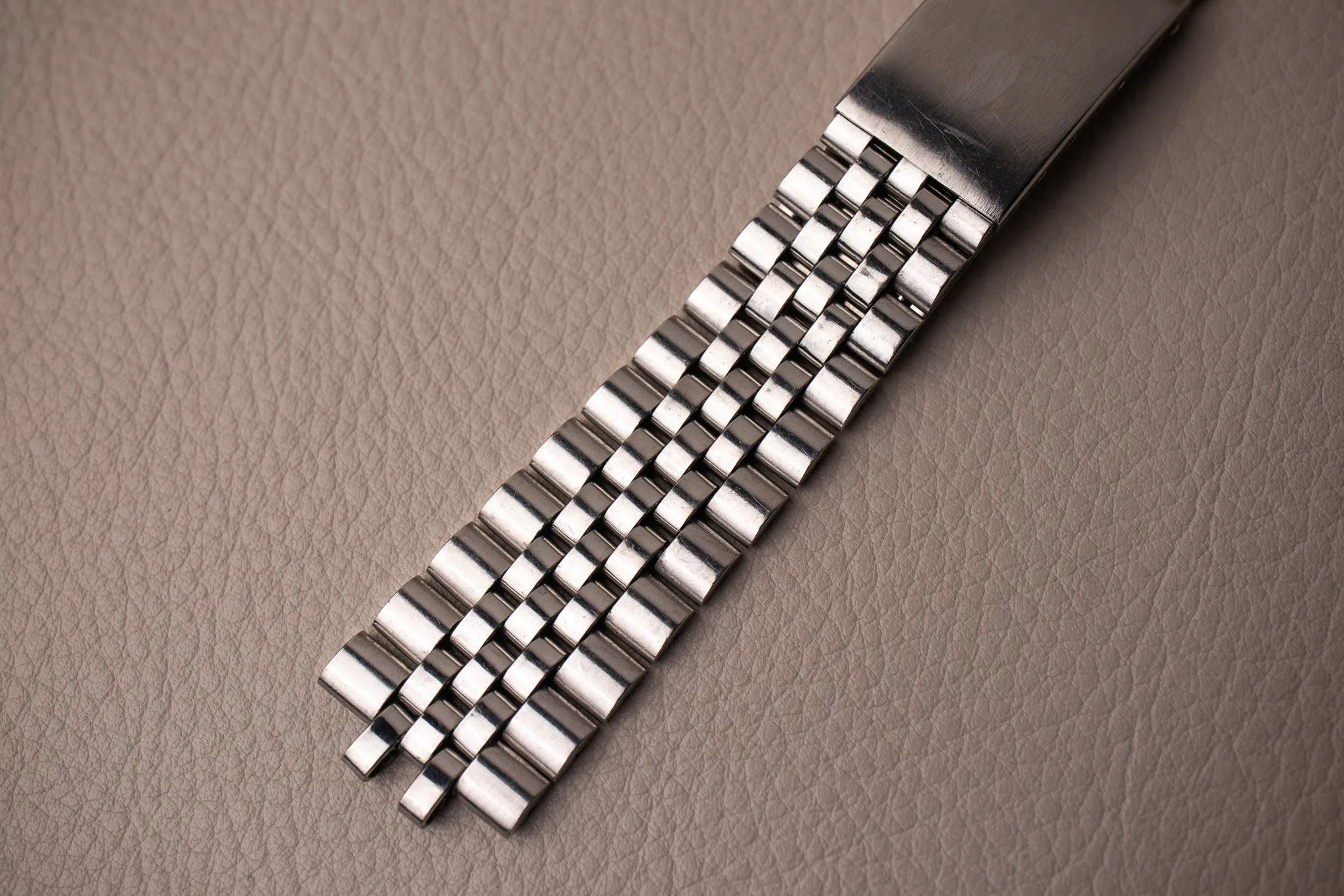 1973 Rolex Datejust 1603 'Non Luminous Silver Linen Dial'
