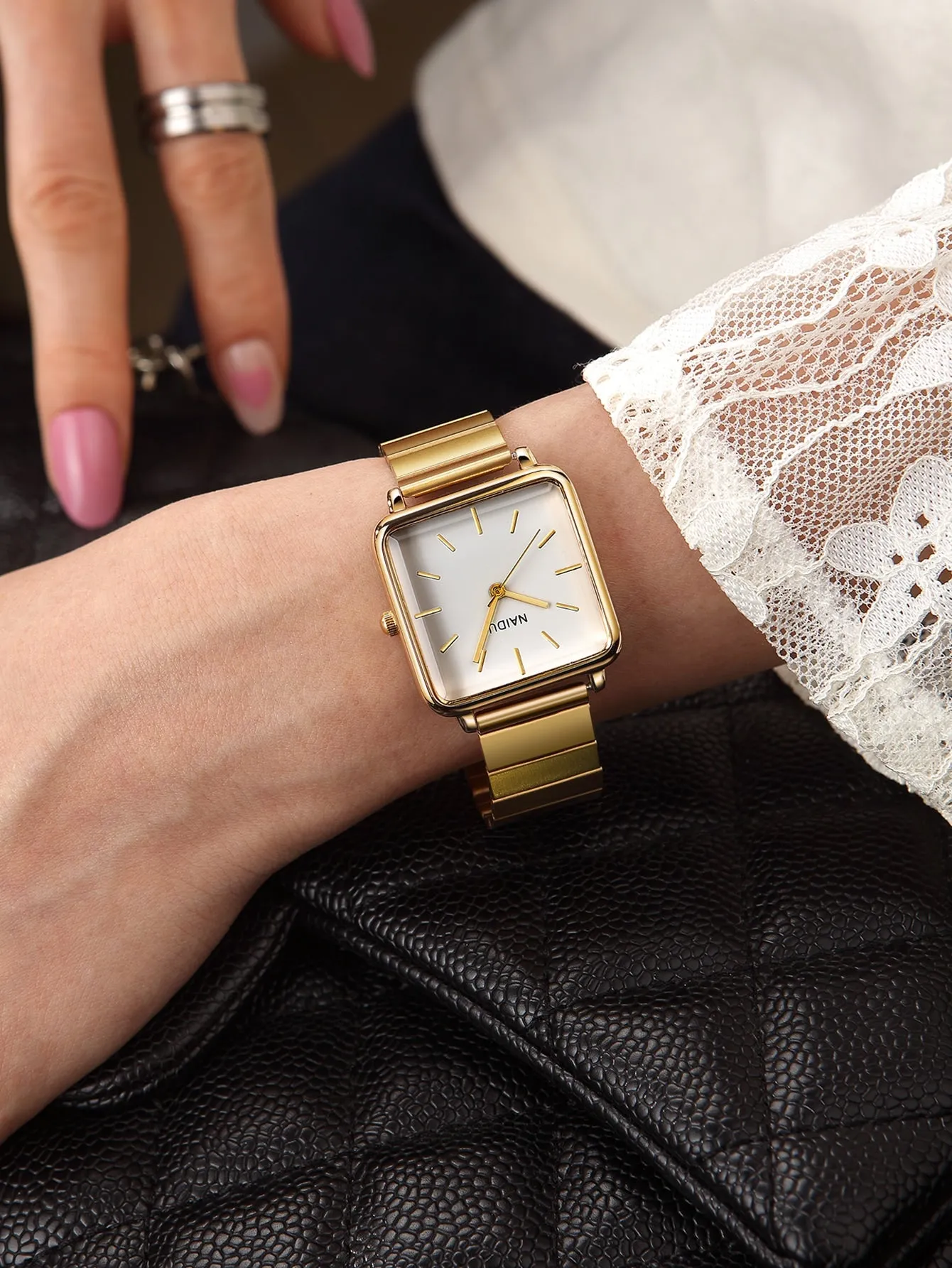 1pc Square Dial Quartz Watch - Gold