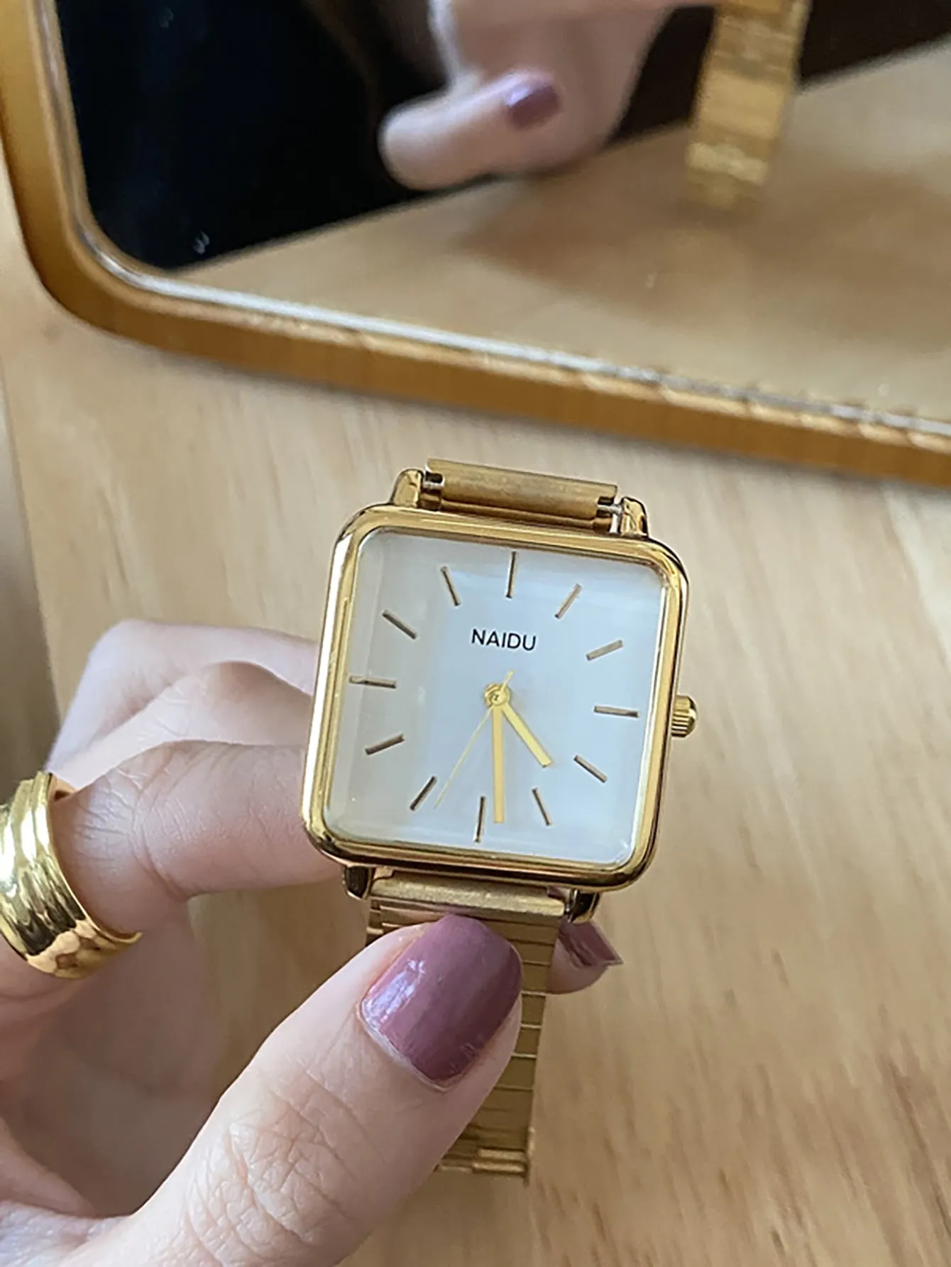 1pc Square Dial Quartz Watch - Gold