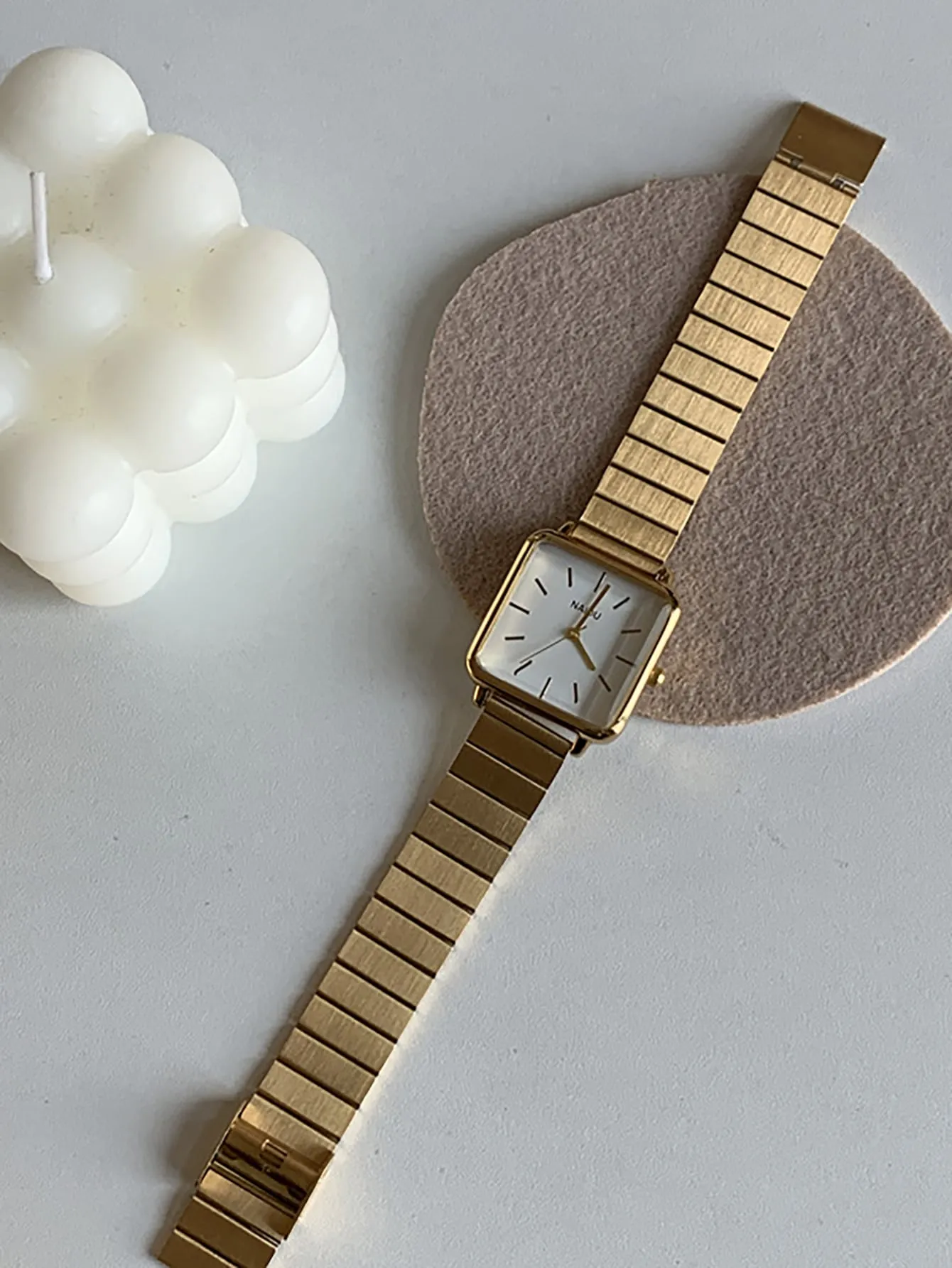 1pc Square Dial Quartz Watch - Gold