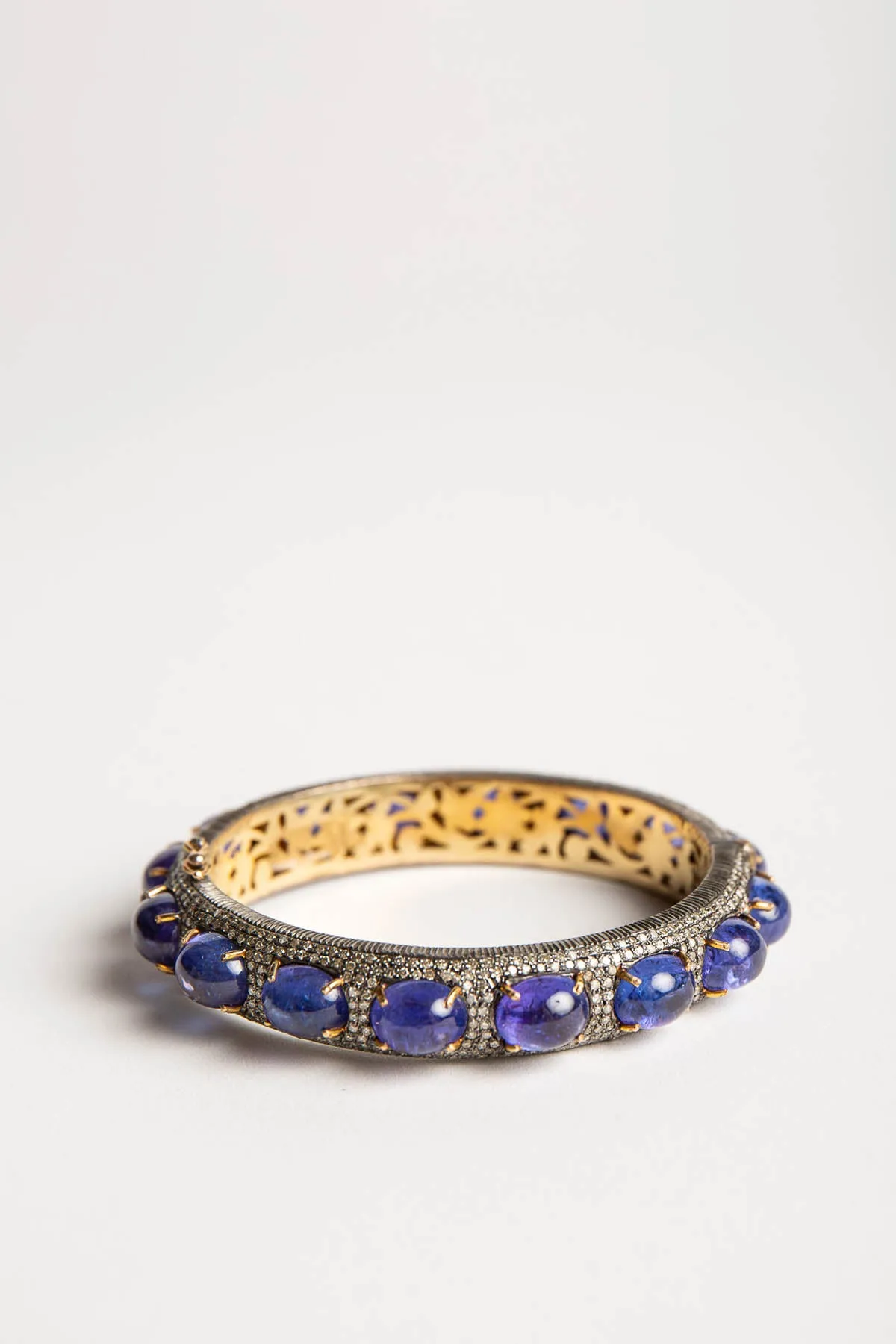 AMRAPALI LONDON | 14K YELLOW GOLD RAJA TANZANITE BRACELET