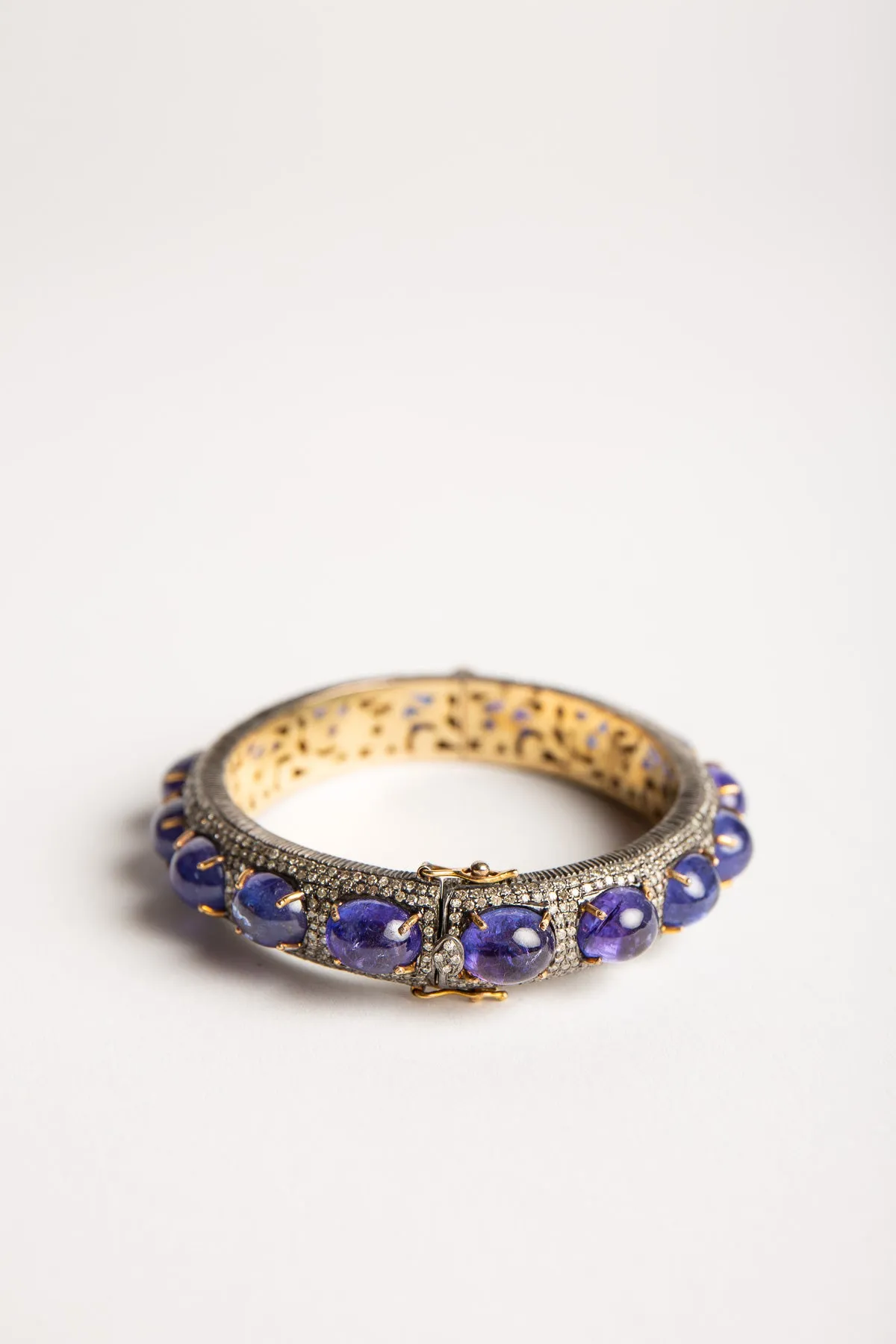 AMRAPALI LONDON | 14K YELLOW GOLD RAJA TANZANITE BRACELET