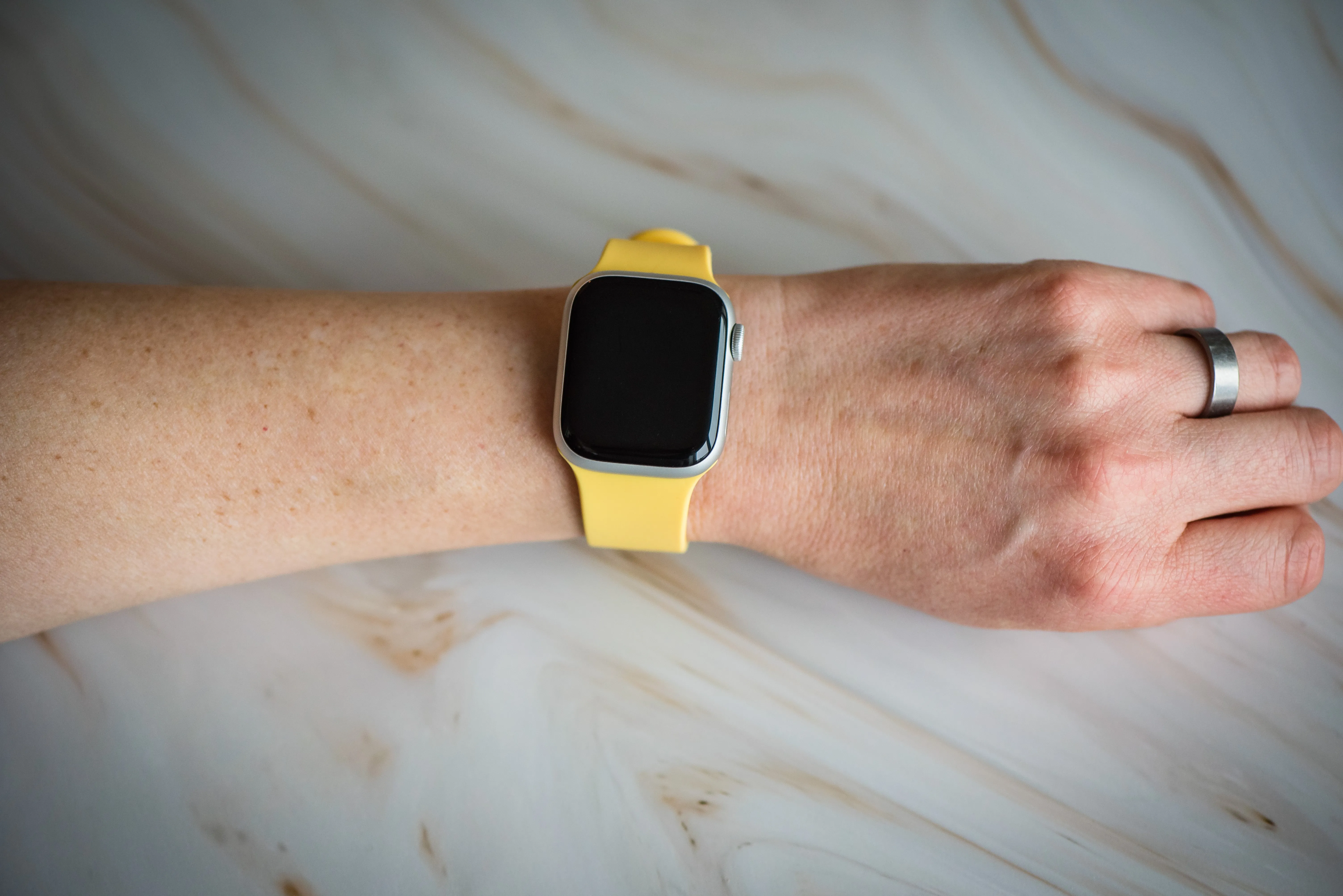 Apple Band - Silicone Solid Buckle - Yellow