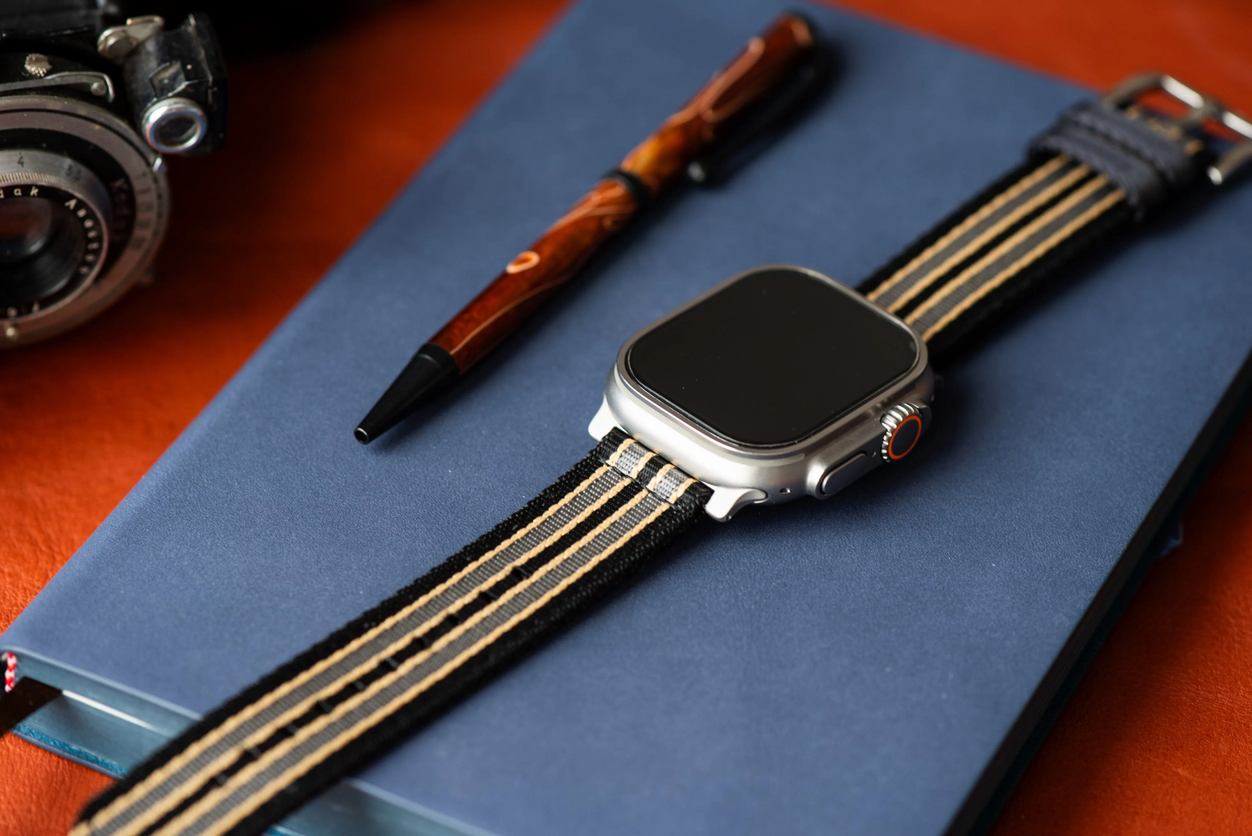 Apple Band ULTRA - Alpha2 Premier - Bond 2021