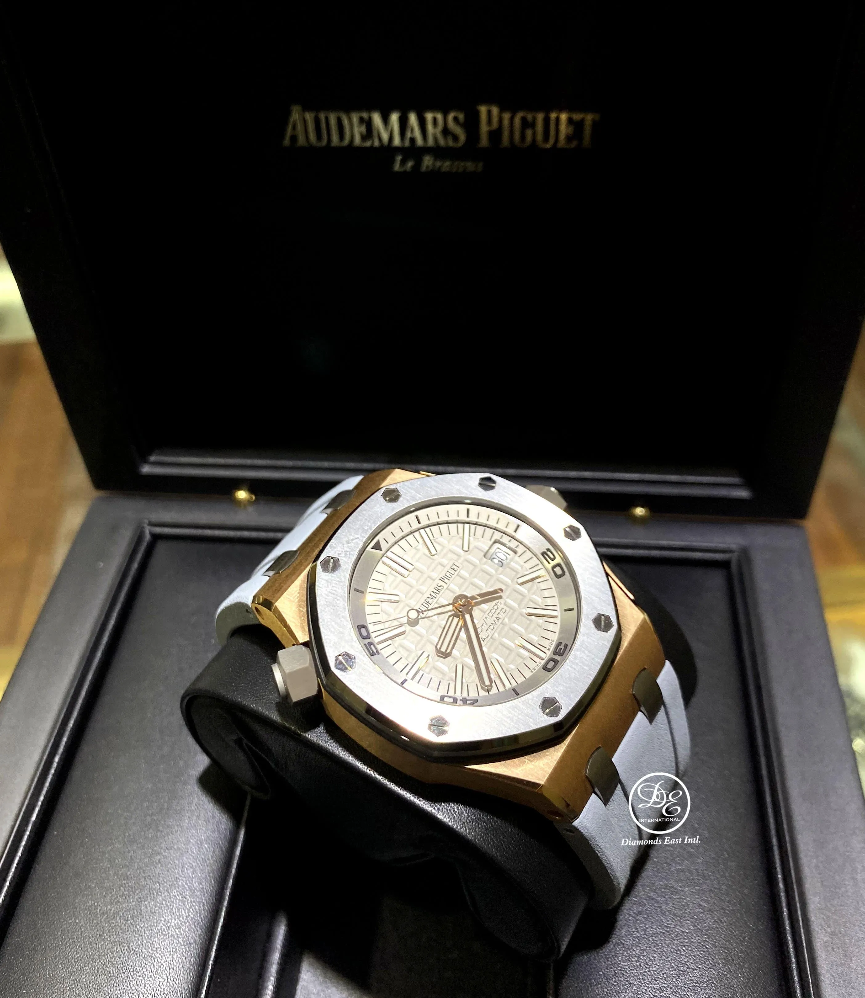 Audemars Piguet Royal Oak Offshore Diver Rose Gold Limited Edition 15711OI.OO.A006CA.01