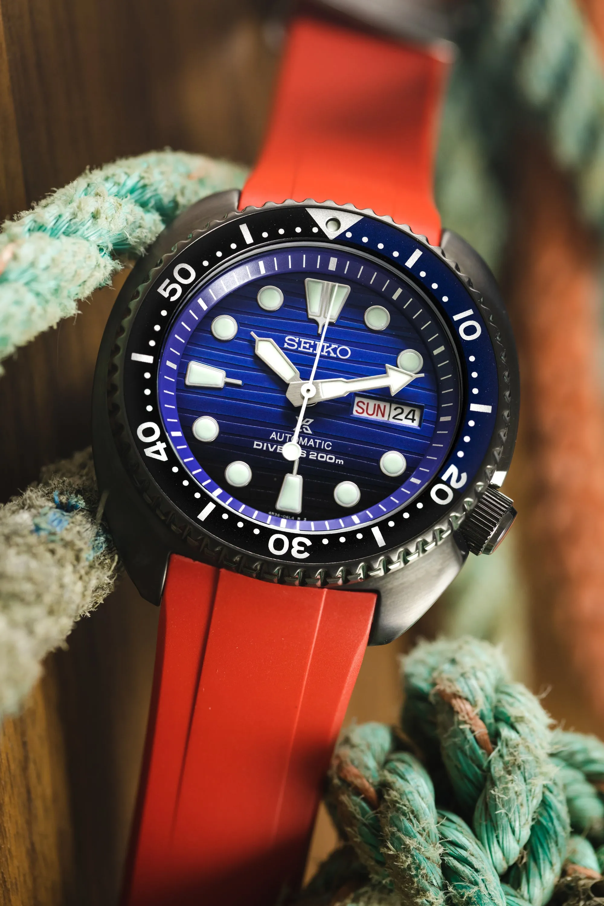 CRAFTER BLUE CB08 Rubber Watch Strap for Seiko "New" Turtle Series – RED