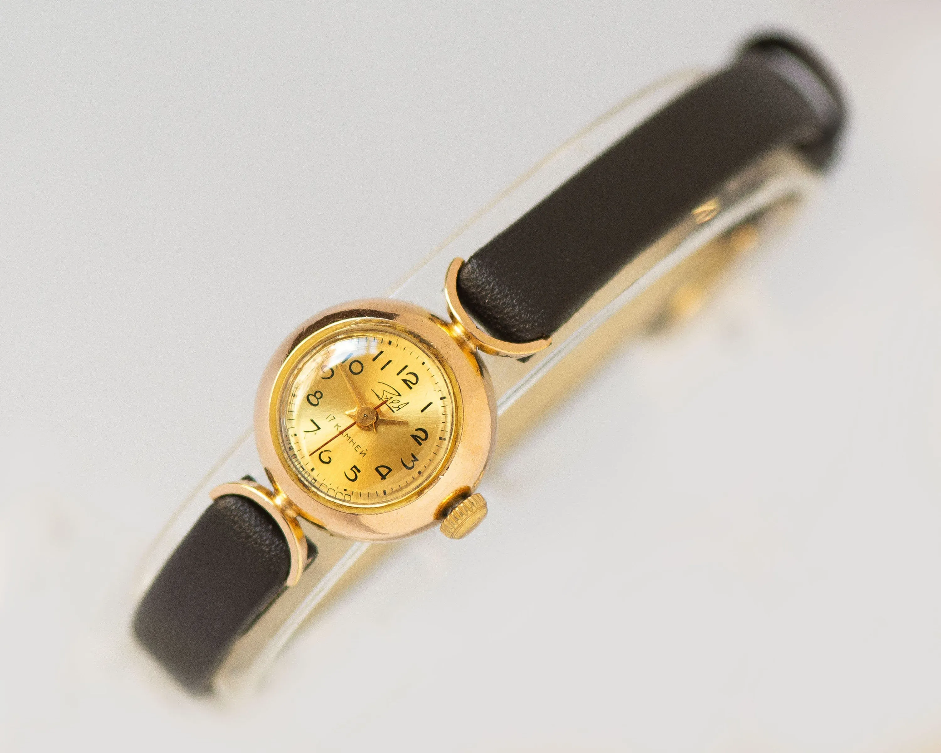 Crescent trim case wristwatch for women Dawn, gold plated women retro watch gift, watch lady shockproof vintage, new premium leather band