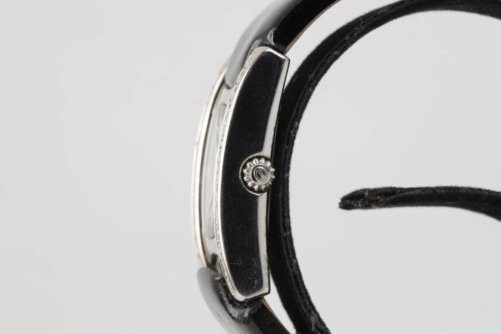 Ebel Beluga Manchette E 9057a28-10 Stainless Diamond Bezel 28mm Ladies Watch