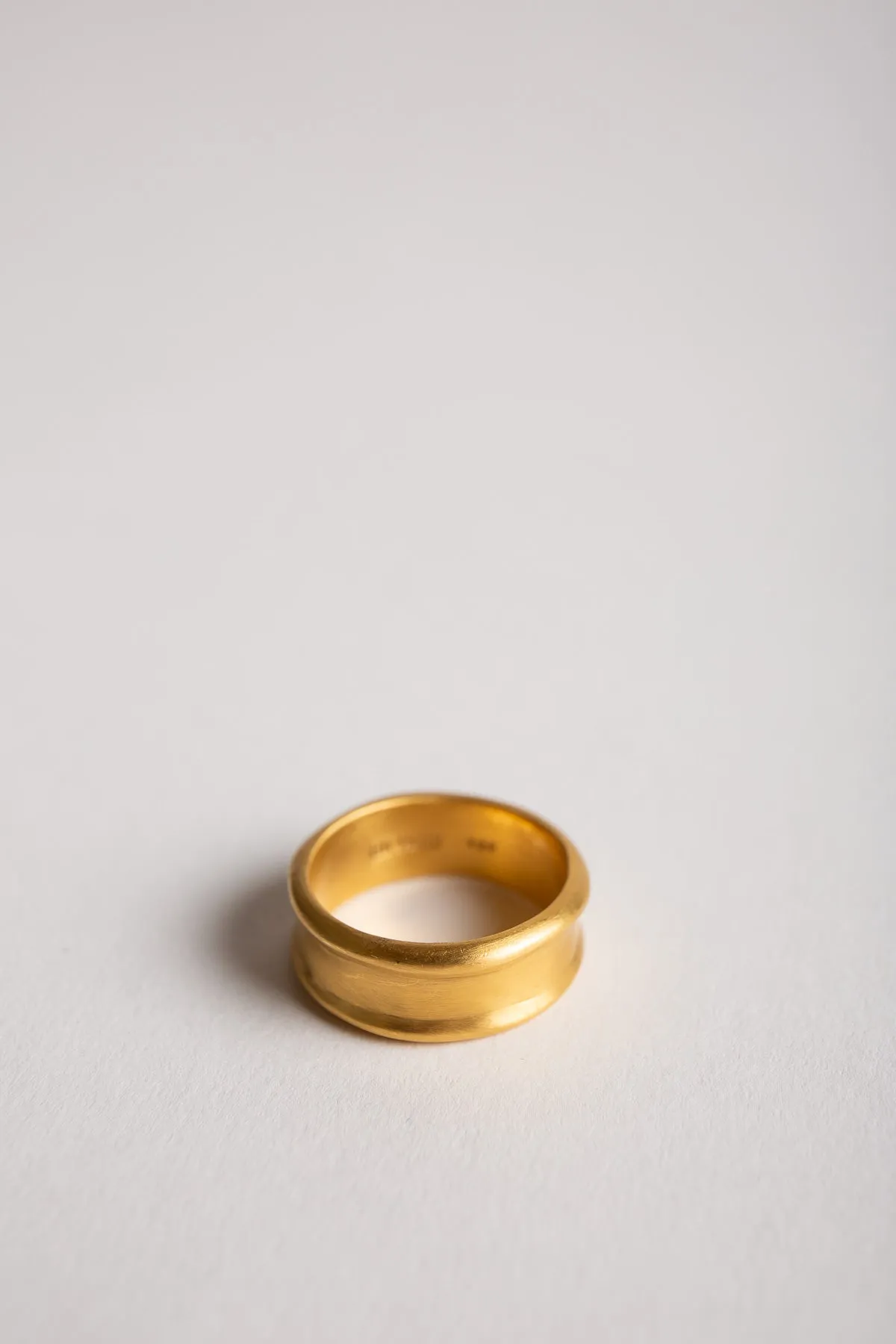 ELI HALILI | 22K CONCAVE RING