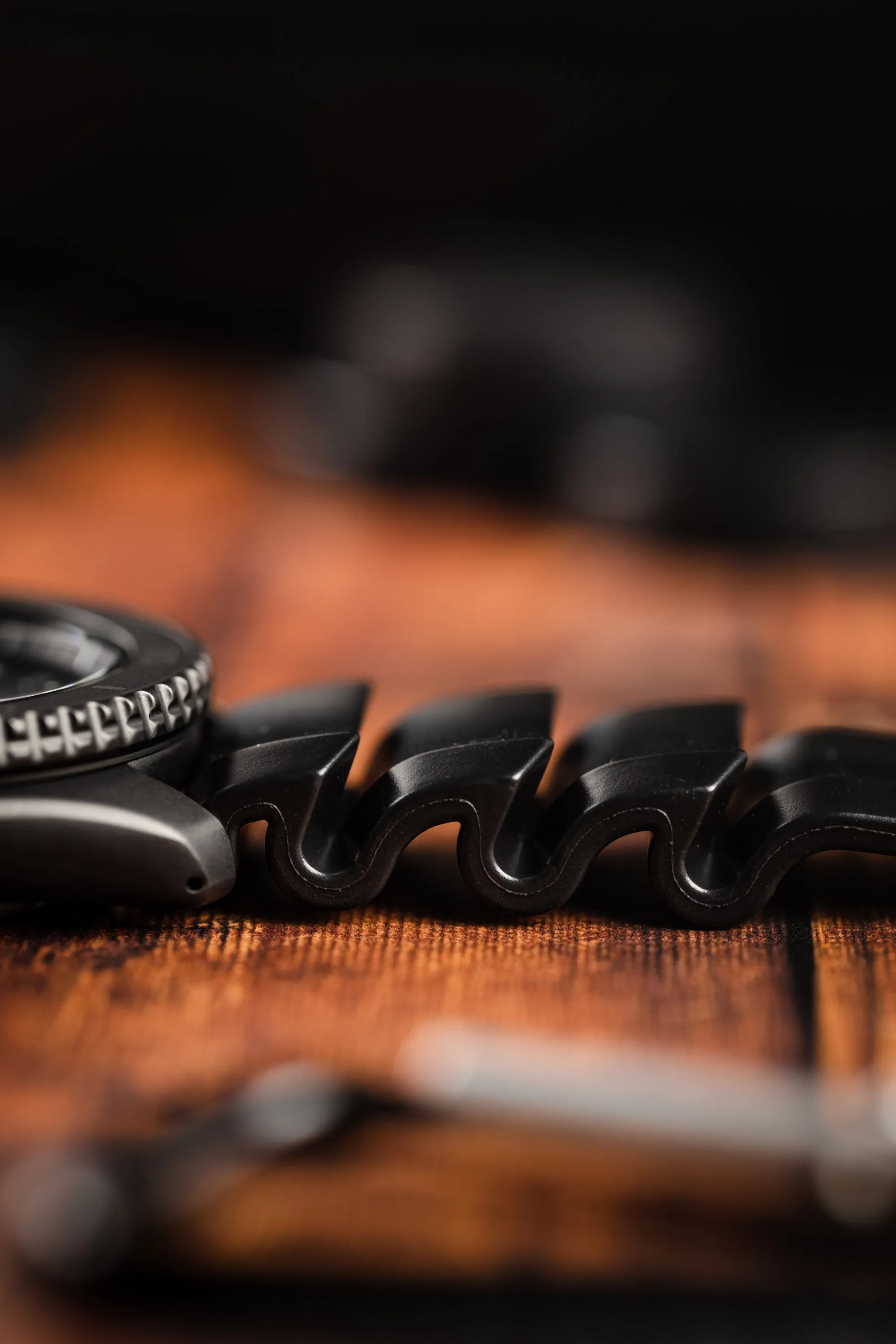 Hirsch EXTREME Natural Rubber Watch Strap in BLACK