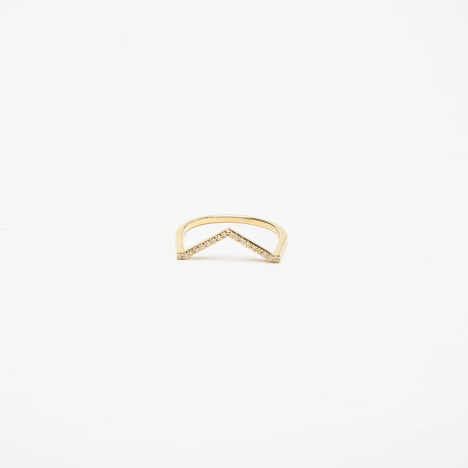KWIT | LETTER V DIAMOND RING