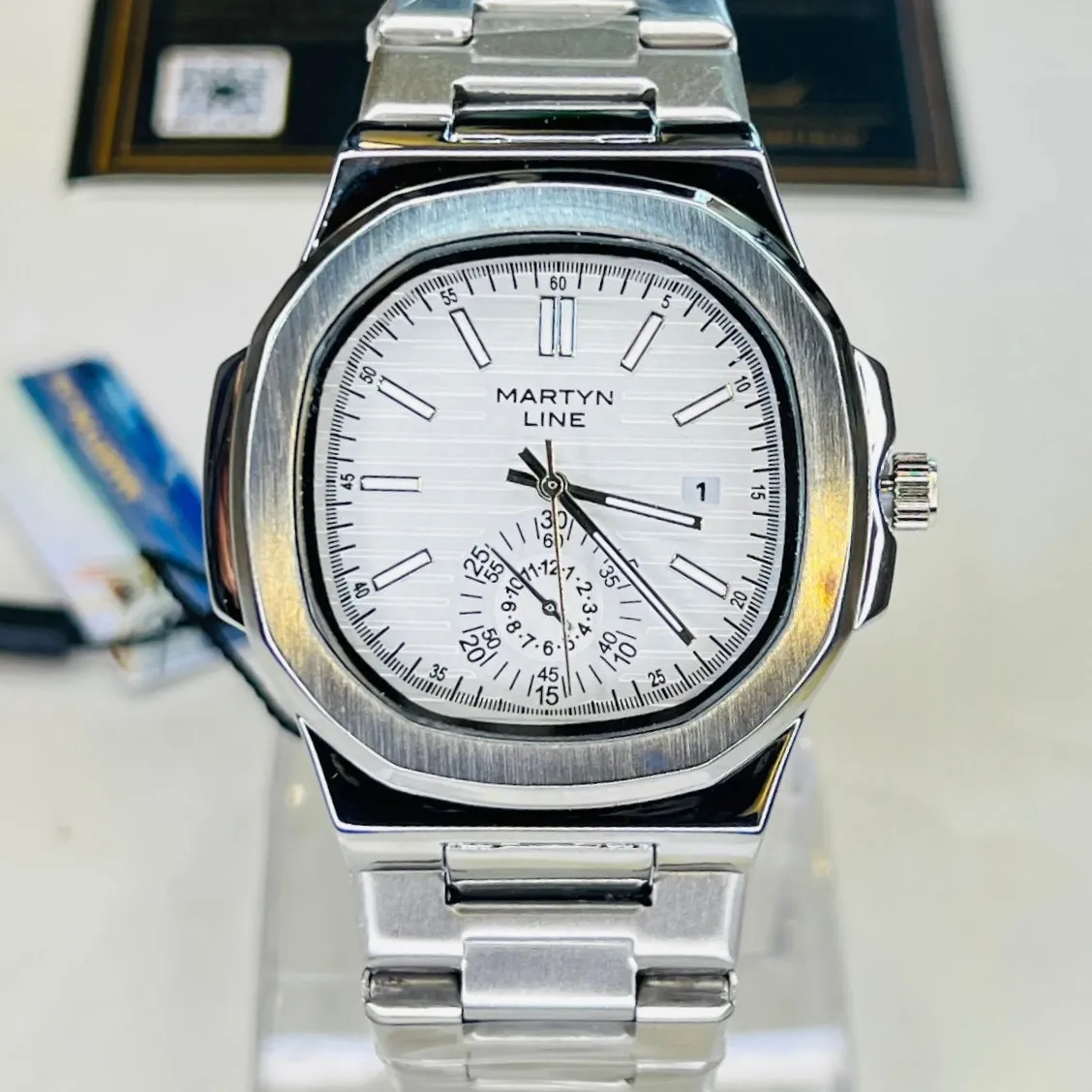 Martyn Line - Minimalist Watch with Date in Stainless Steel Chain Body