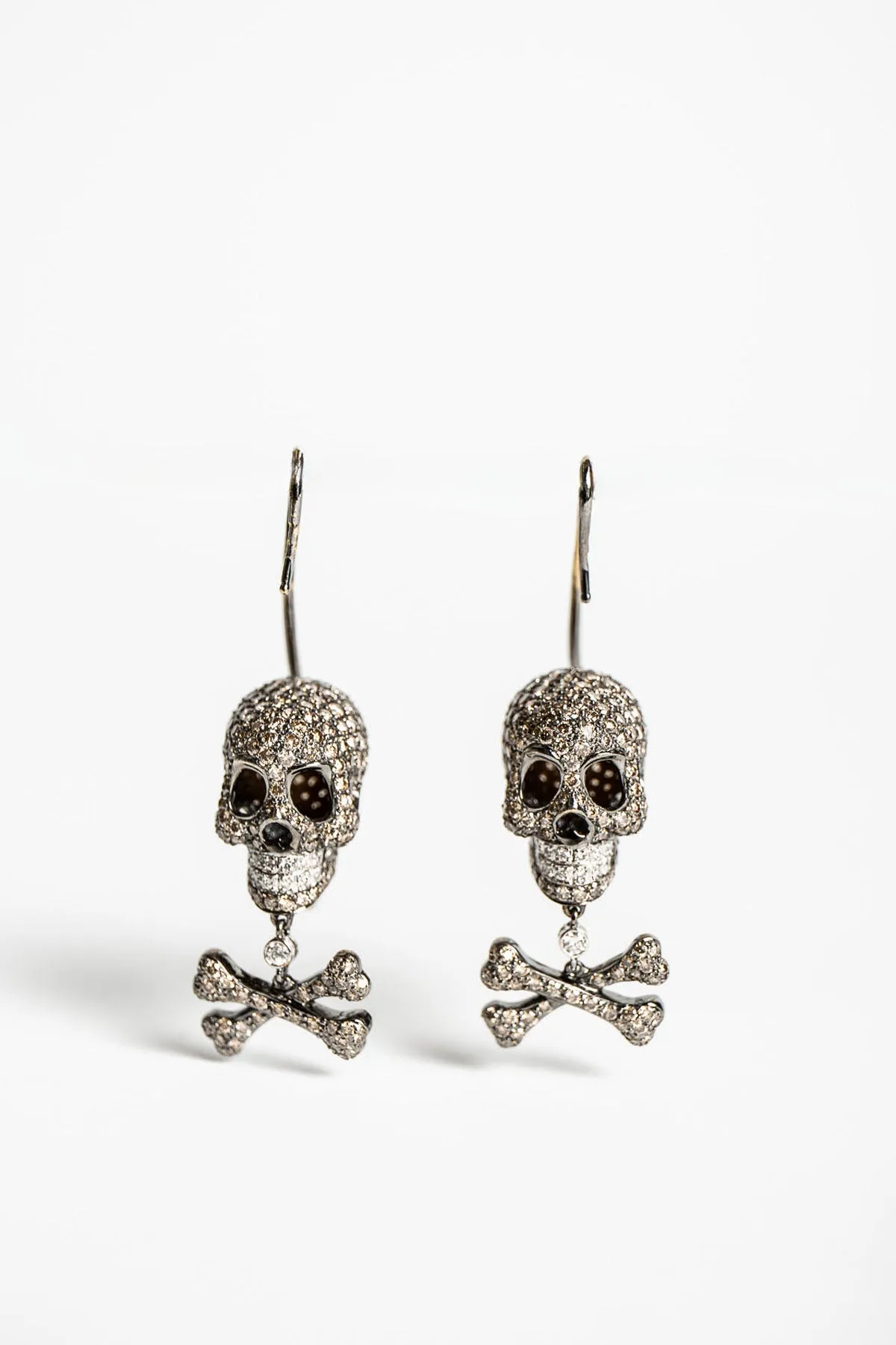 MAXFIELD PRIVATE COLLECTION | BROWN DIAMOND SKULLBONE EARRINGS