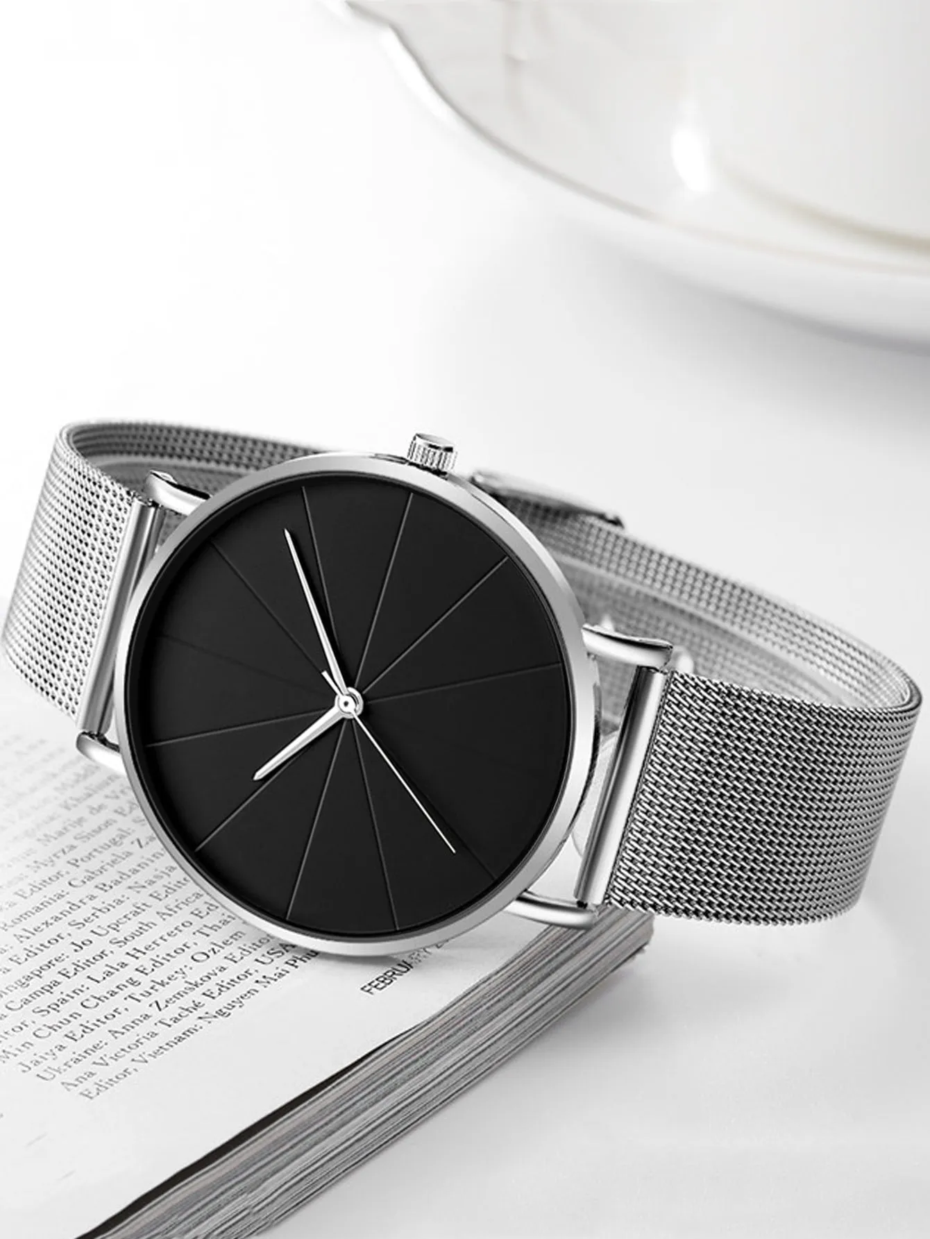 Men Round Pointer Quartz Watch - Silver