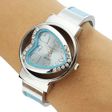New Quartz Bangle Fashion Rhinestone Heart Shape Wristwatch Bracelet Watch Casual Sports Watches Ladies Women Dress Watch