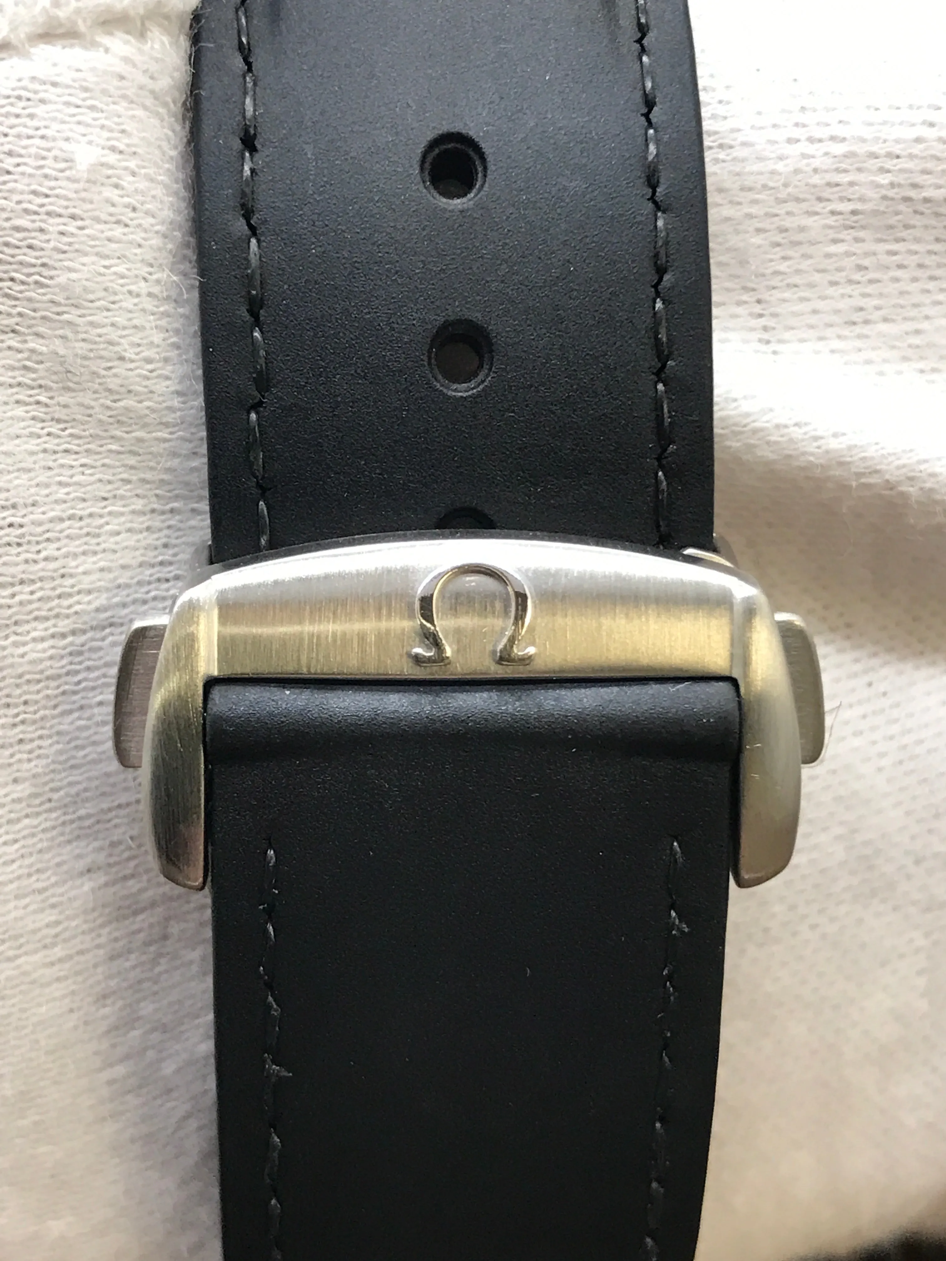 Omega Planet Ocean 600m 232.30.46.21.01.001 Black Dial Automatic Men's Watch