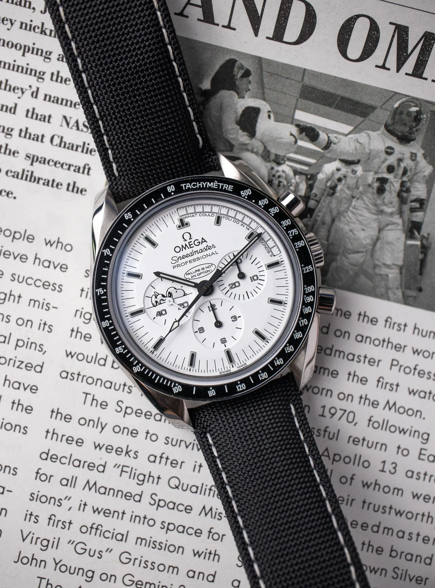 Omega Speedmaster Apollo 13 Snoopy '45th Anniversary' 311.32.42.30.04.003