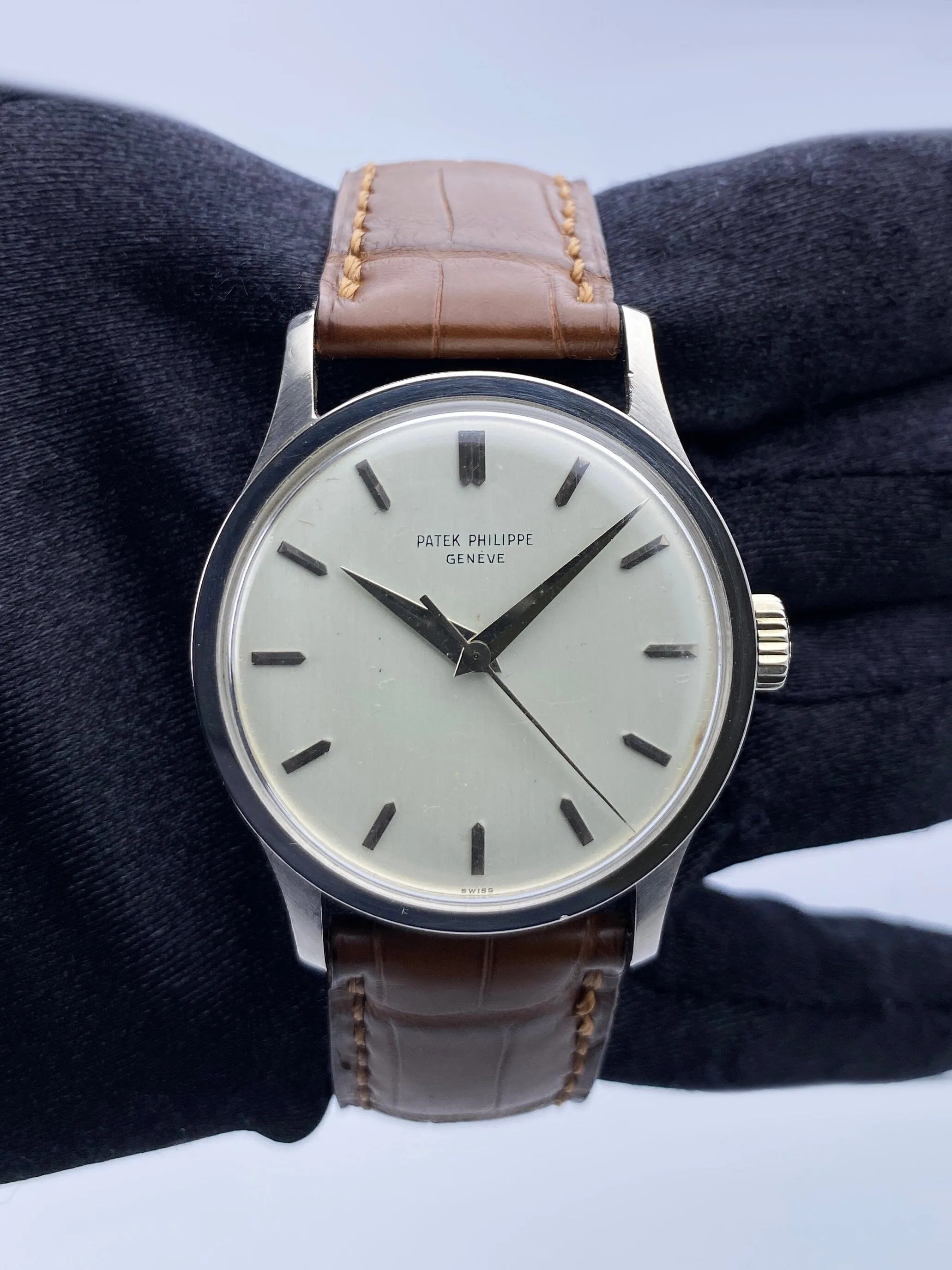Patek Philippe Calatrava 570G 18K White Gold Mens Watch