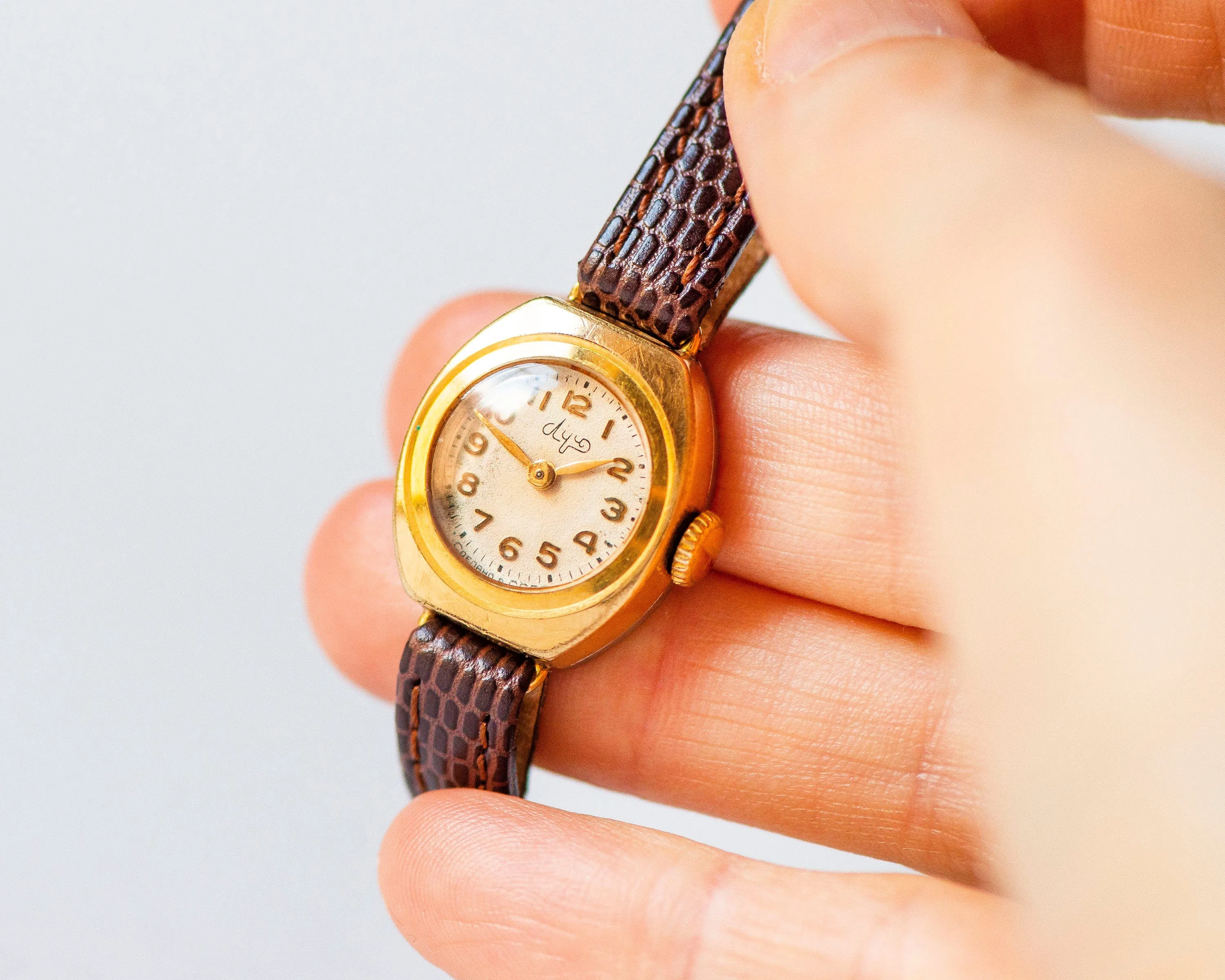 Retro lady watch gold plated Ray delicate gift jewelry, cocktail watch for women vintage, Arabic dial lady watch, new premium leather strap