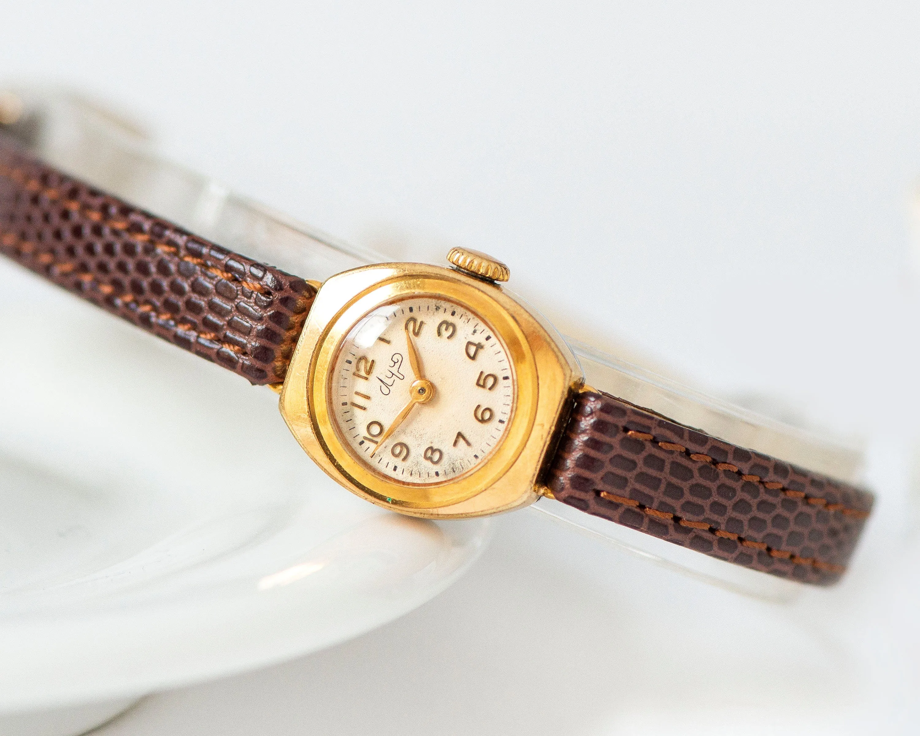 Retro lady watch gold plated Ray delicate gift jewelry, cocktail watch for women vintage, Arabic dial lady watch, new premium leather strap