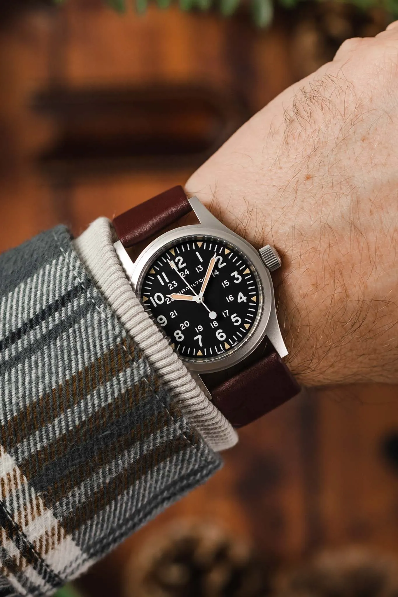 RIOS1931 CLASSIC Low-Profile Leather Watch Strap in BURGUNDY