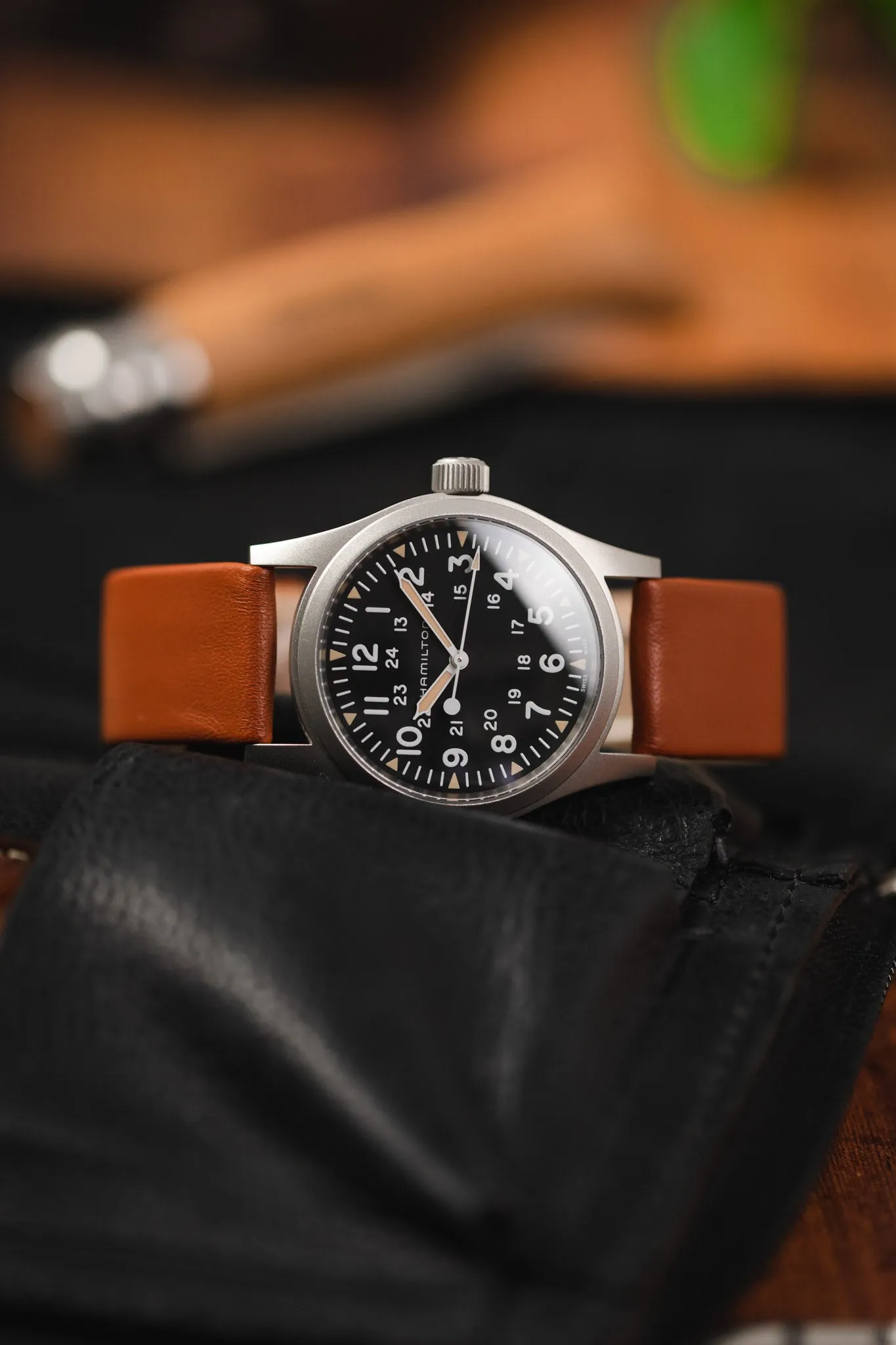 RIOS1931 CLASSIC Low-Profile Leather Watch Strap in COGNAC