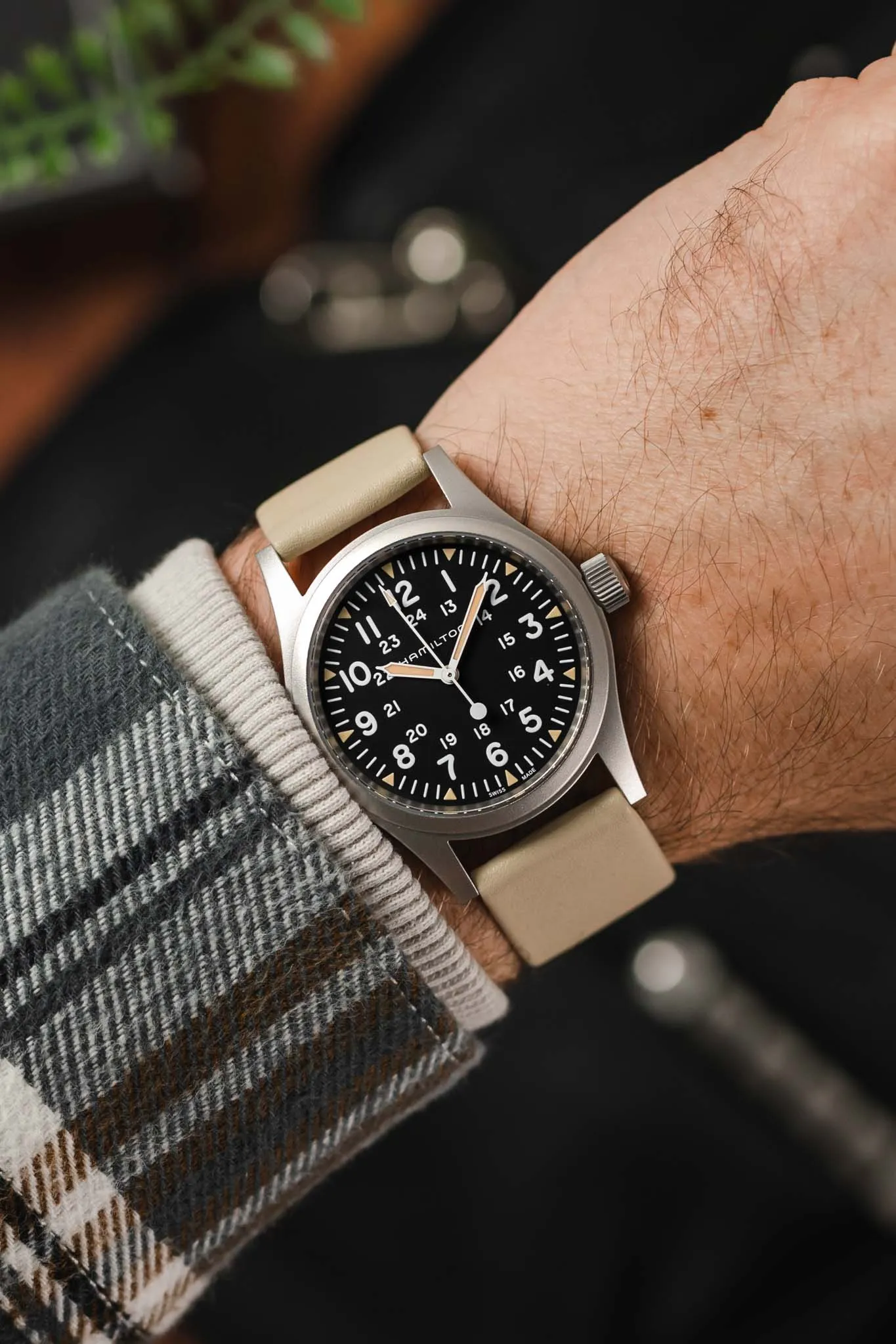 RIOS1931 CLASSIC Low-Profile Leather Watch Strap in SAND