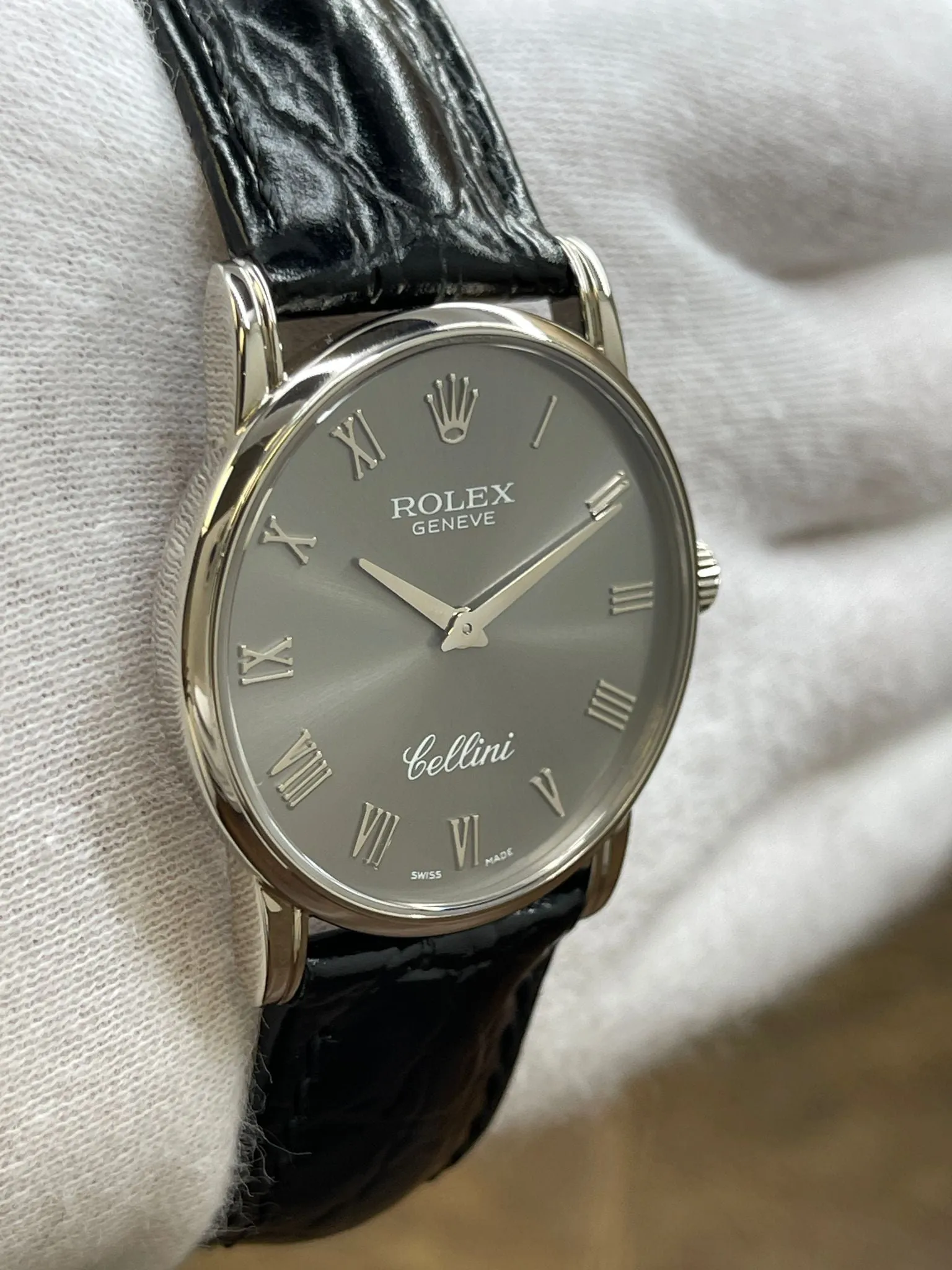 Rolex  Cellini 32mm 18K White Gold 5116 Rhodium Grey Dial Manual Wind Watch