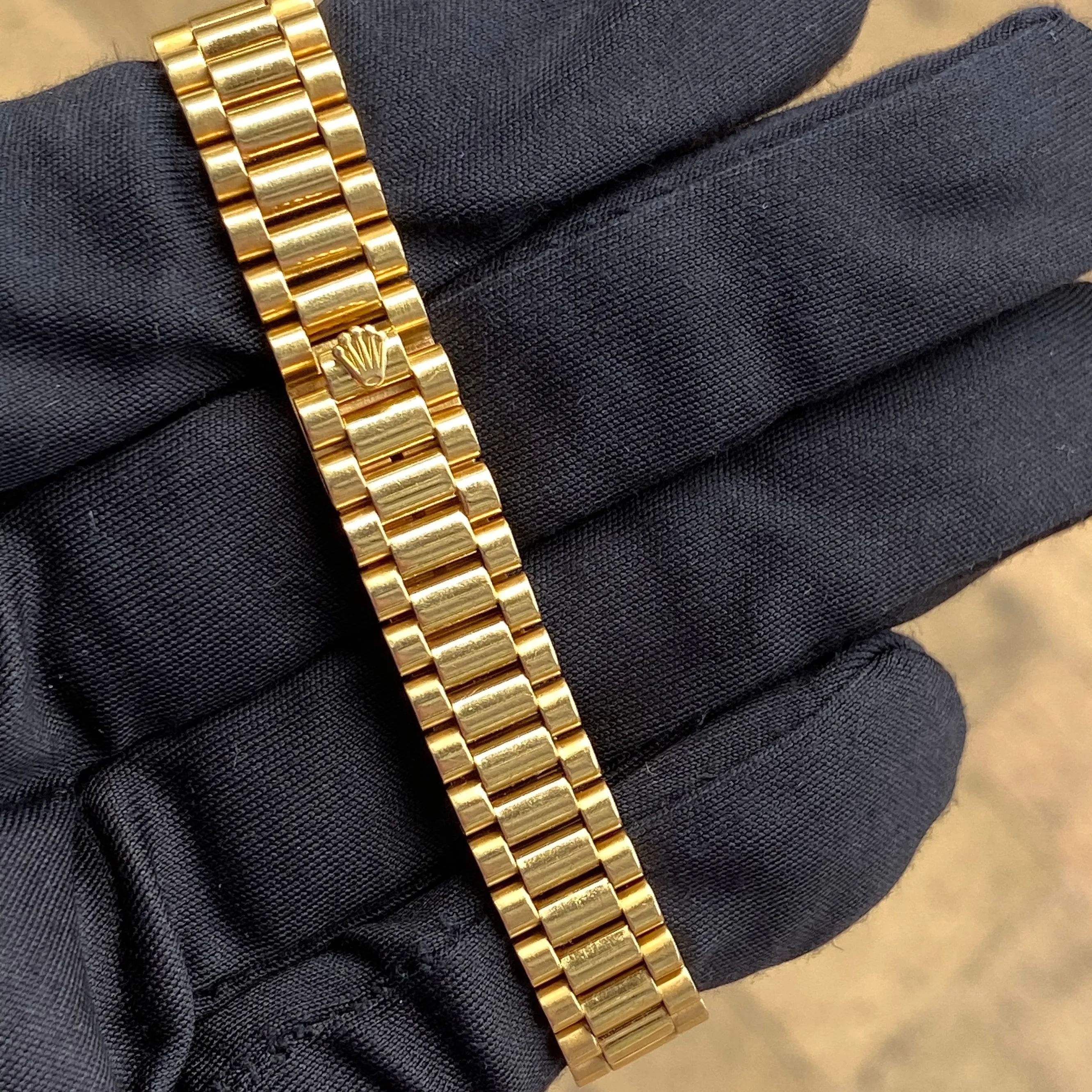 Rolex Lady-Datejust 69178 White Roman Papers c. 1986 Mint President 18k Yellow Gold 26 mm
