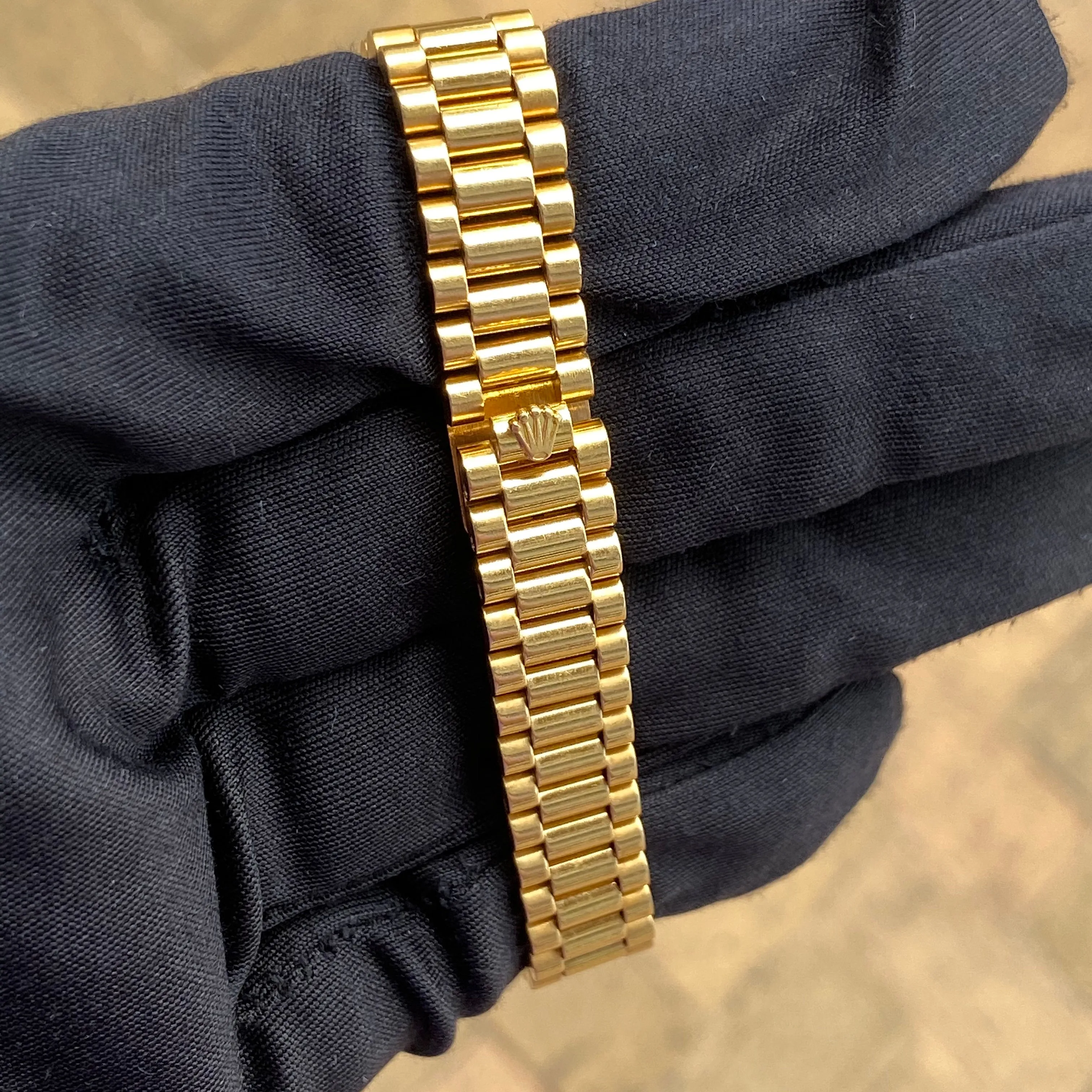 Rolex Lady-Datejust 69178 White Roman Papers c. 1986 Mint President 18k Yellow Gold 26 mm
