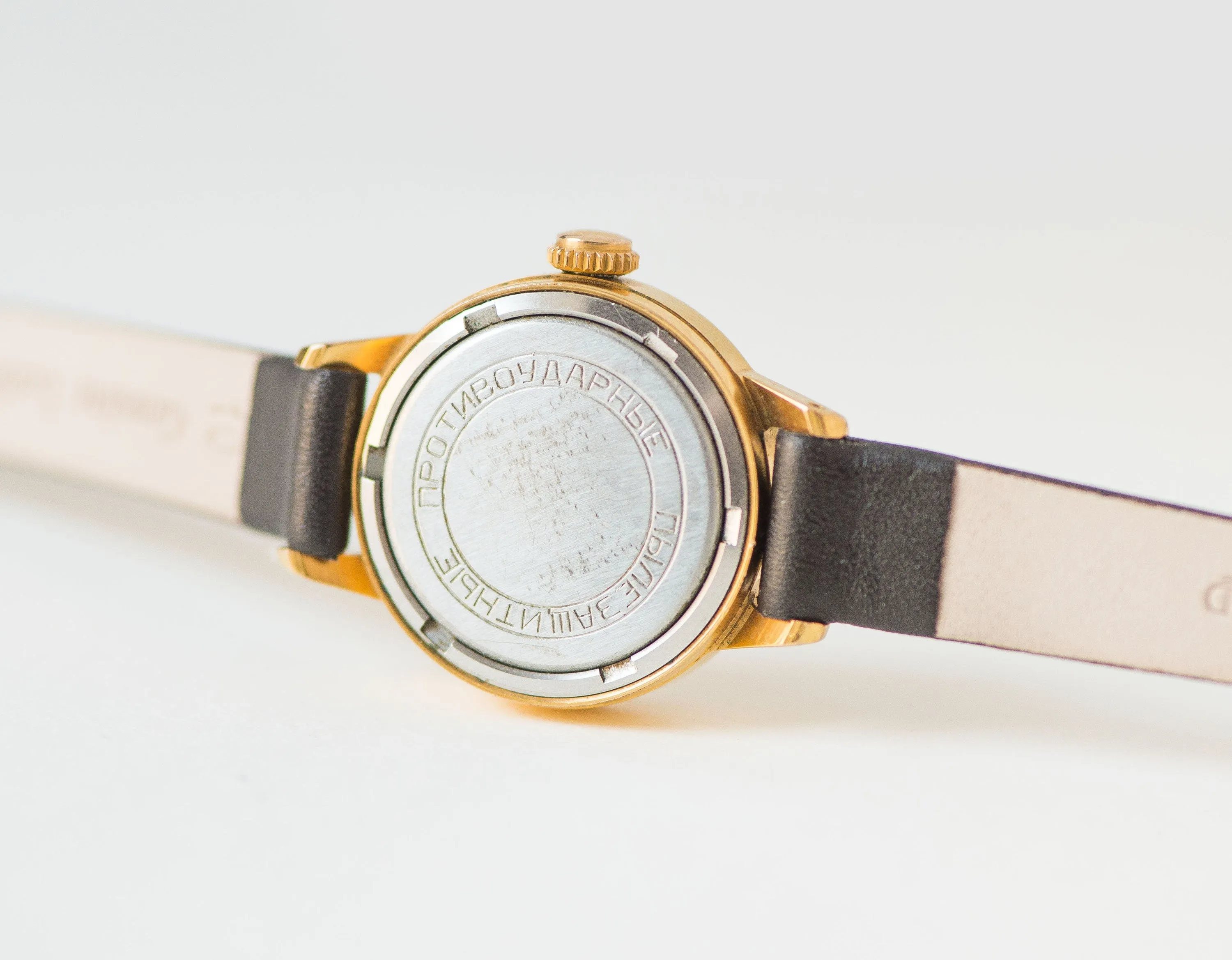 Vintage women's watch classical gold plated wristwatch Dawn, shockproof watch women jewelry gift tiny watch round, new genuine leather strap