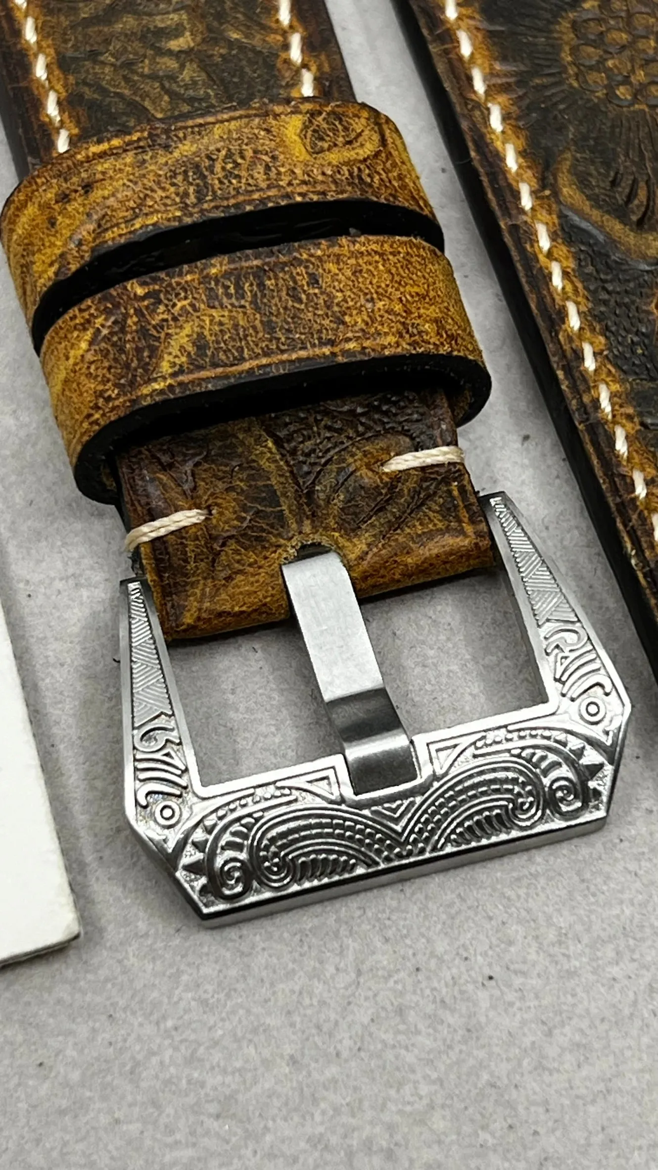 Watch Strap 24mm 26mm, Best Watch Band in Leather Engraving, Handmade Two Piece Watchstraps 20mm, Wristwatch Band, Personalise Gift ideas