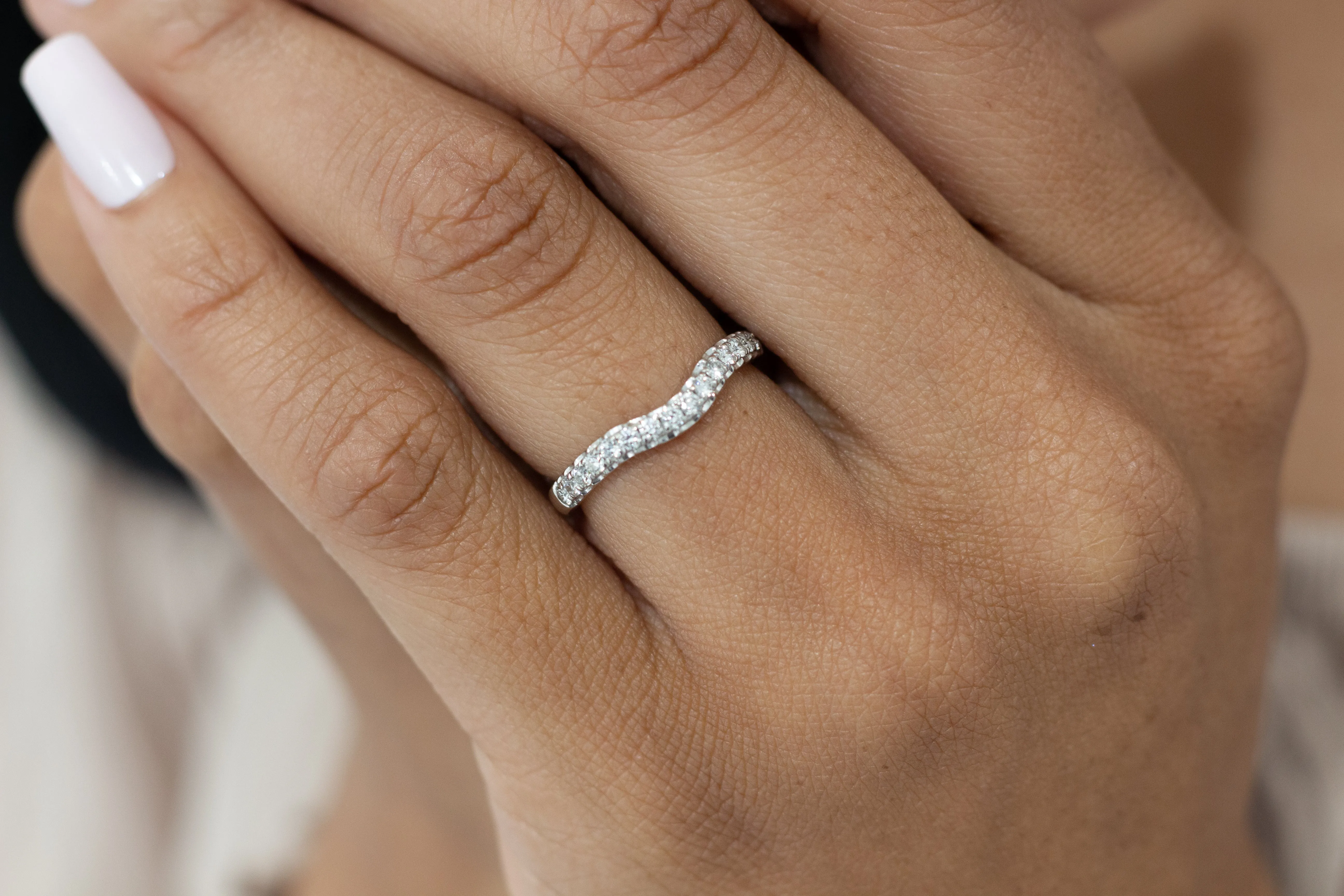 WB0082M ~ MOISSANITE BAND