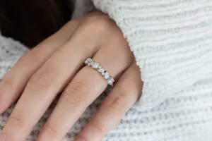 WB0183M ~ MOISSANITE BAND