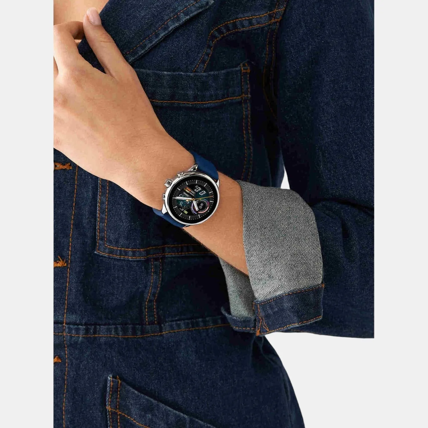 Women's Gen 6 Black Leather Smart Watch FTW4070